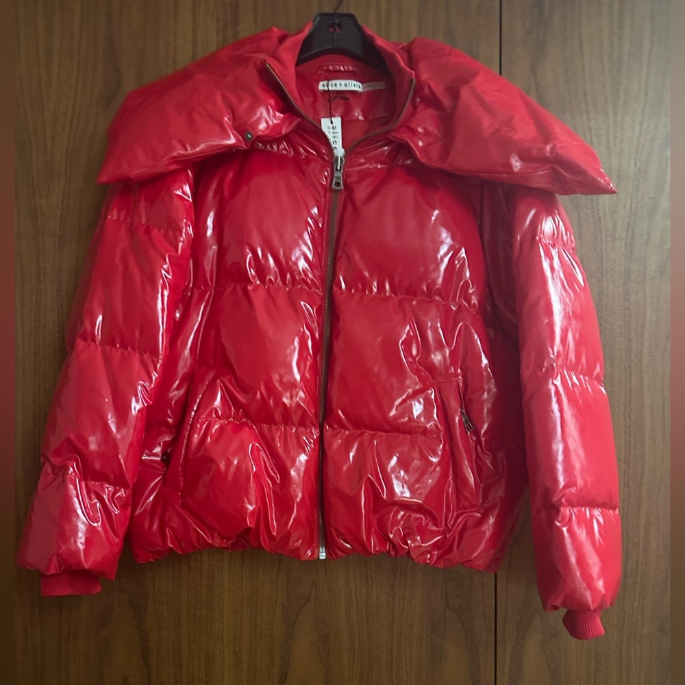 Alice + Olivia Glossy Red Puffer Jacket - Picture 1 of 15
